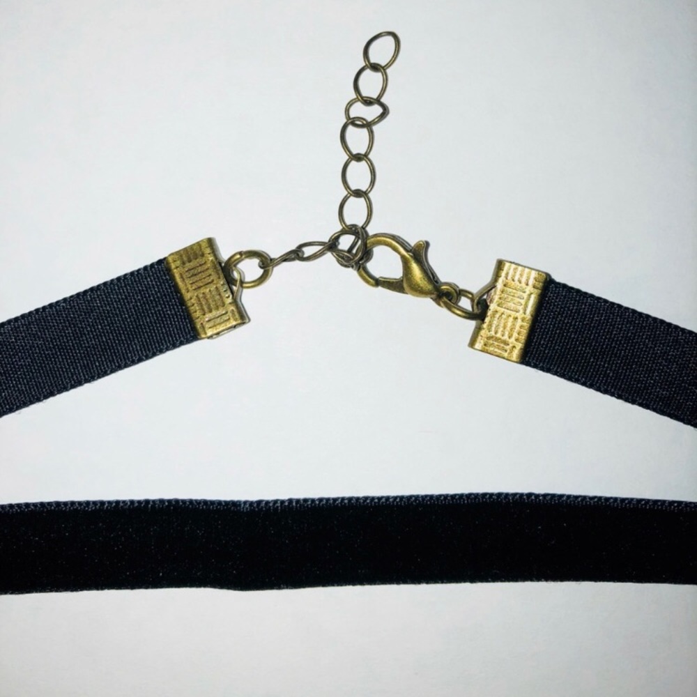 Black Velvet Choker - Picture 3 of 3